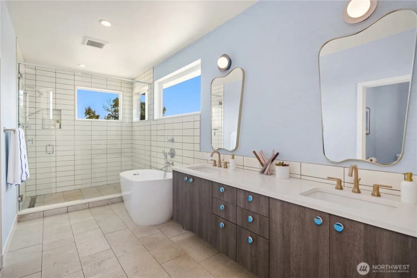 Property photo for 3215 39th Avenue W, Seattle photo 33