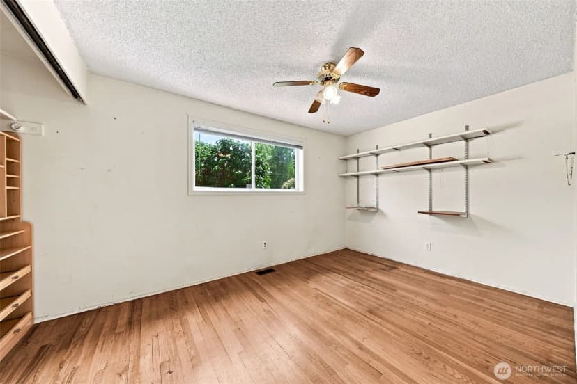 Property photo for 1111 Pierce Avenue Ne, Renton photo 15