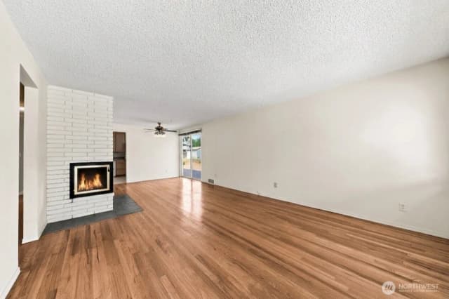 Property photo for 1111 Pierce Avenue Ne, Renton photo 2