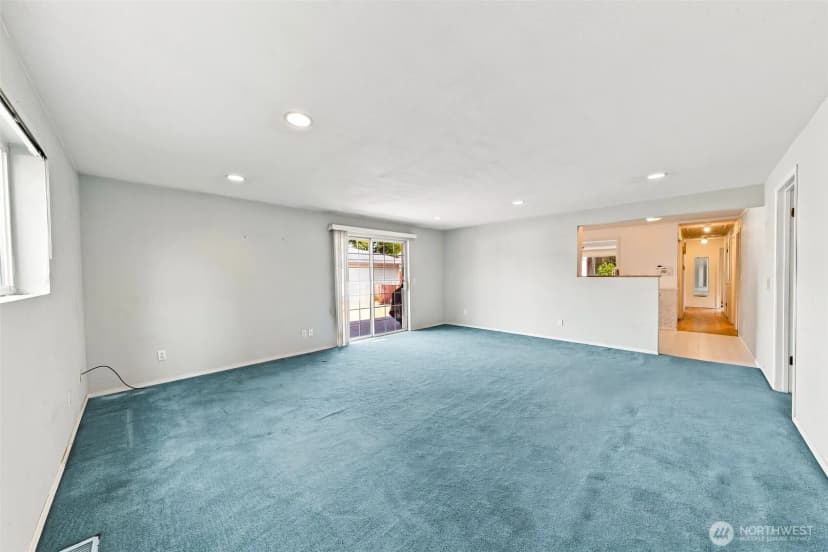 Property photo for 1111 Pierce Avenue Ne, Renton photo 8