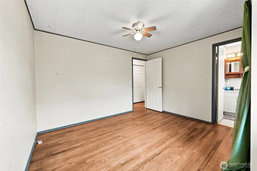 Property photo for 1111 Pierce Avenue Ne, Renton photo 12