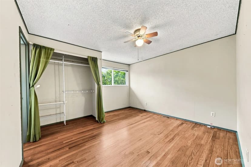 Property photo for 1111 Pierce Avenue Ne, Renton photo 11