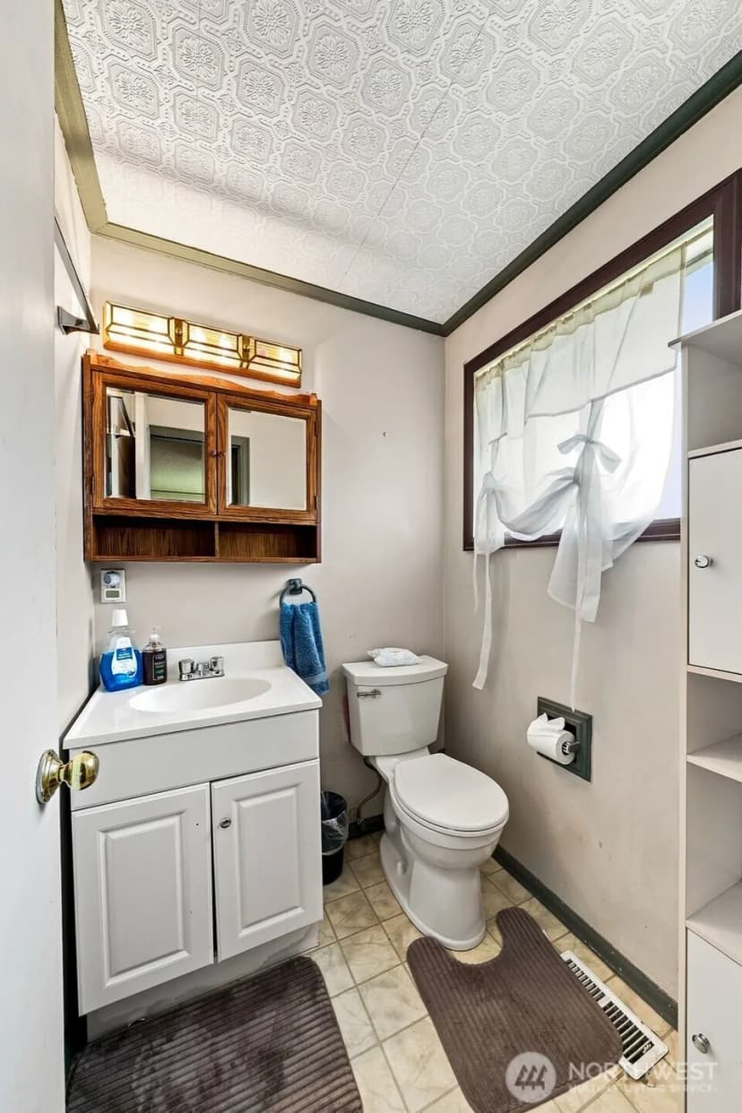 Property photo for 1111 Pierce Avenue Ne, Renton photo 14
