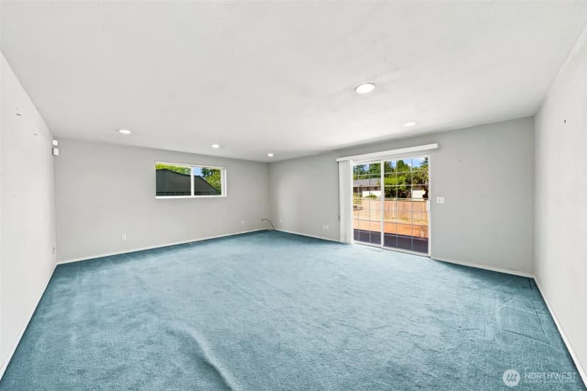 Property photo for 1111 Pierce Avenue Ne, Renton photo 9