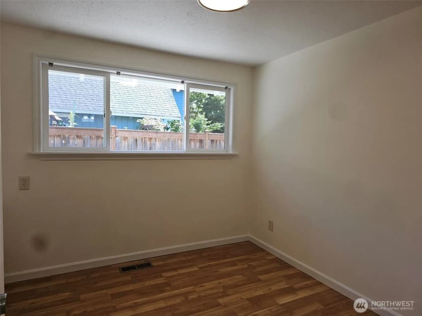 Property photo for 15619 Ne 1st Place, Bellevue photo 13