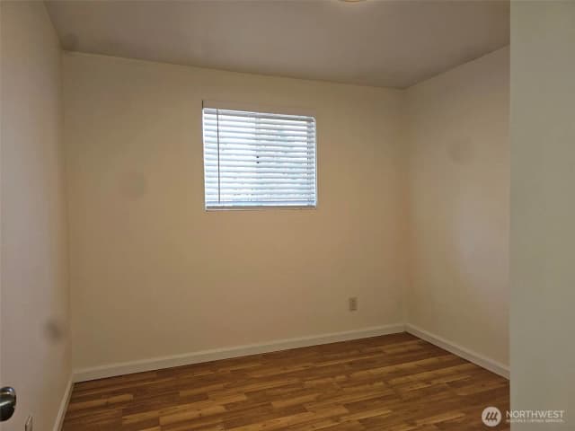 Property photo for 15619 Ne 1st Place, Bellevue photo 5