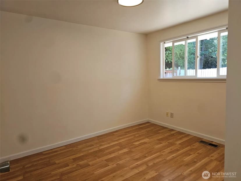 Property photo for 15619 Ne 1st Place, Bellevue photo 12