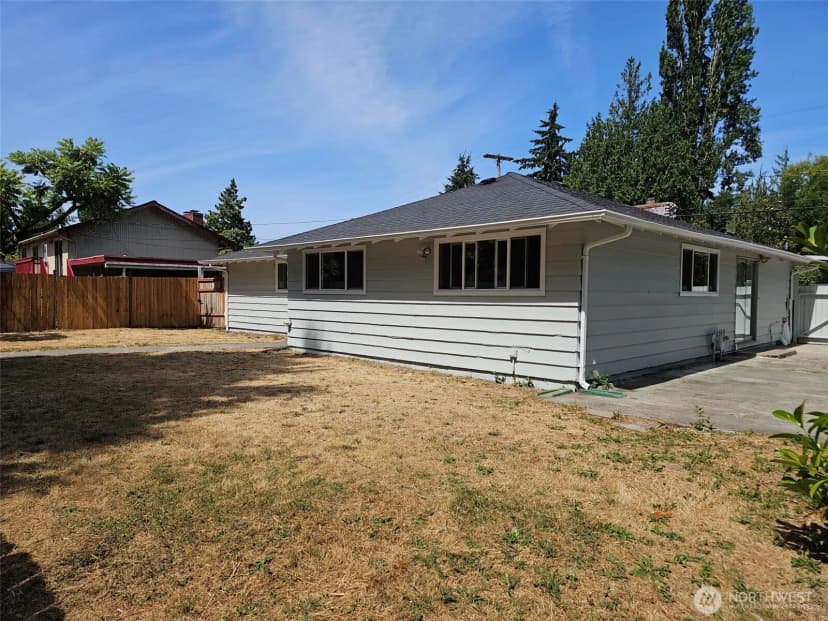 Property photo for 15619 Ne 1st Place, Bellevue photo 14