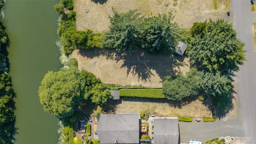 Property photo for 133 Cakesosta Street Sw, Ocean Shores