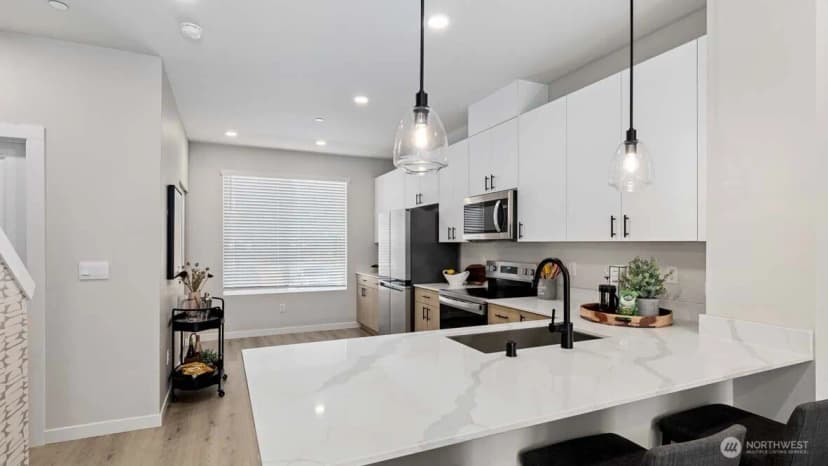 Property photo for 16830 20th Avenue W #f5, Lynnwood photo 3