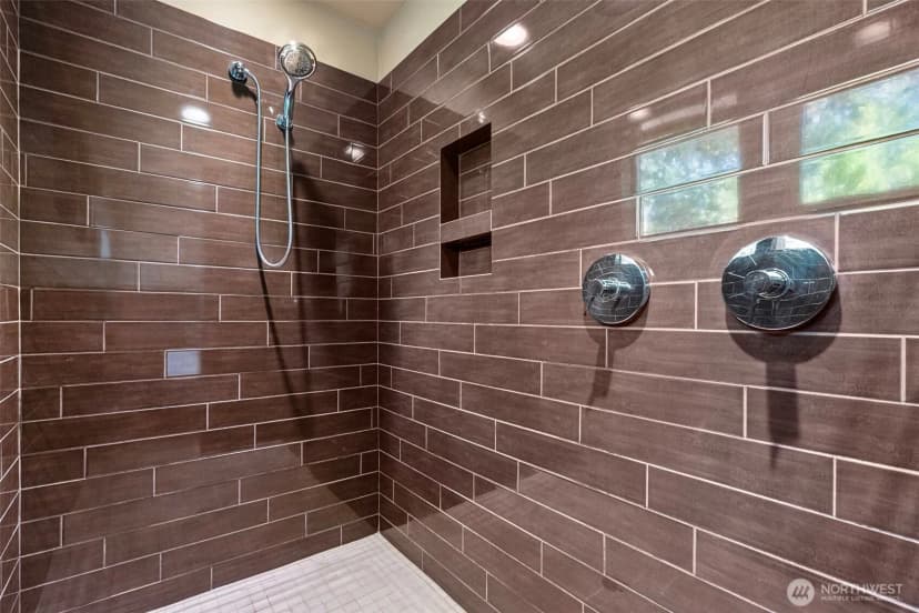 Property photo for 6516 86th Avenue W, University Place photo 22