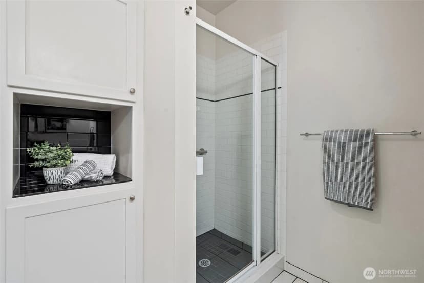 Property photo for 6516 86th Avenue W, University Place photo 15