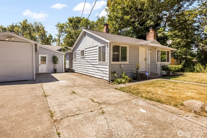 Property photo for 9201 36 Avenue S, Seattle photo 19
