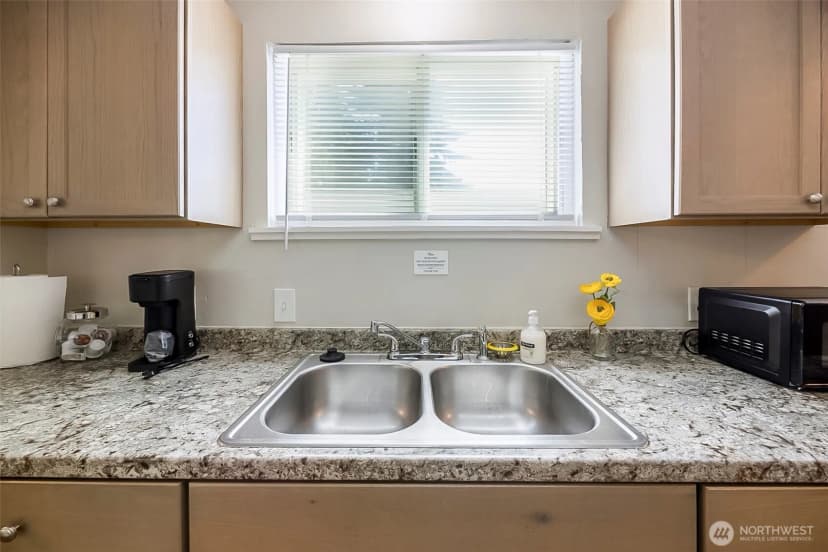 Property photo for 9201 36 Avenue S, Seattle photo 14