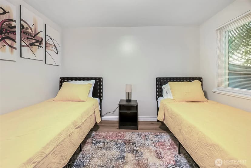 Property photo for 9201 36 Avenue S, Seattle photo 17