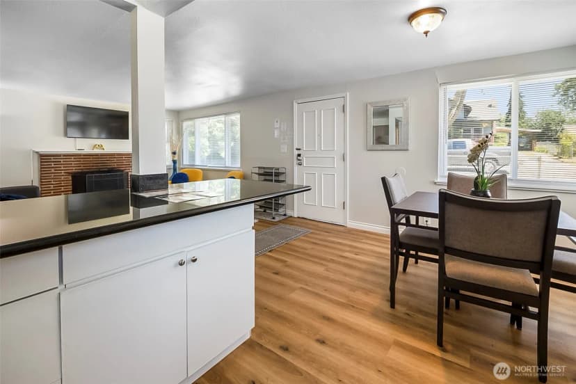 Property photo for 9201 36 Avenue S, Seattle photo 10