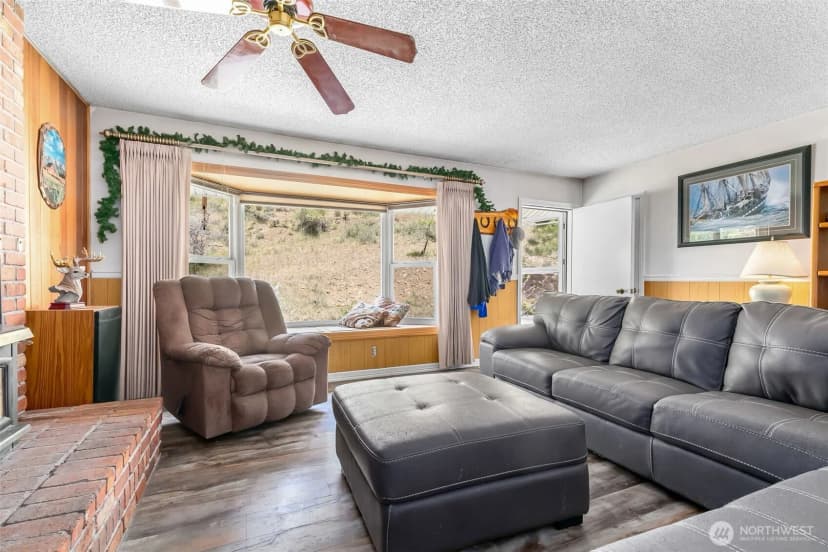 Property photo for 15547 State Route 410, Naches photo 13