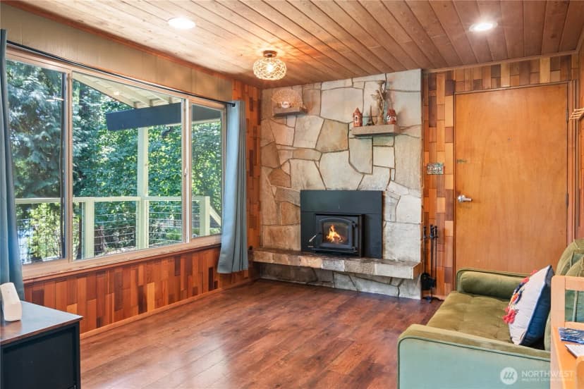 Property photo for 550 E Lakeshore Drive W, Shelton photo 8