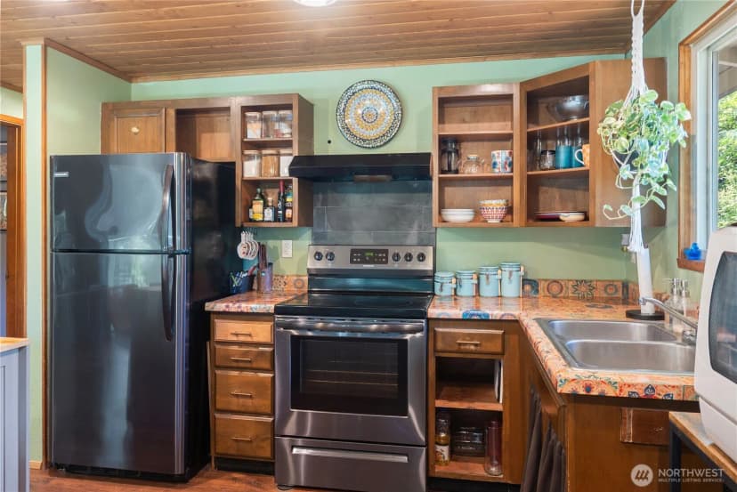 Property photo for 550 E Lakeshore Drive W, Shelton photo 12