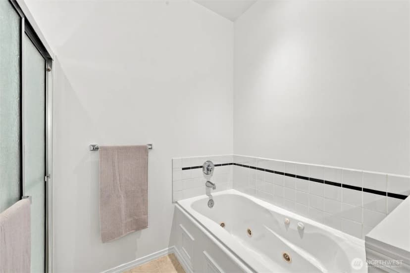 Property photo for 1463 Woodfield Place, Lynden photo 17