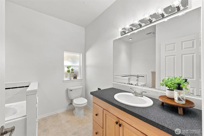 Property photo for 1463 Woodfield Place, Lynden photo 16