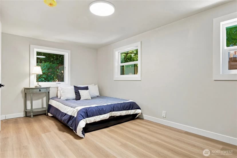 Property photo for 14022 Roslyn Place N, Seattle photo 19