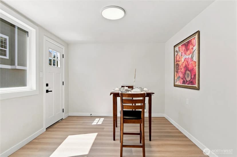 Property photo for 14022 Roslyn Place N, Seattle photo 16