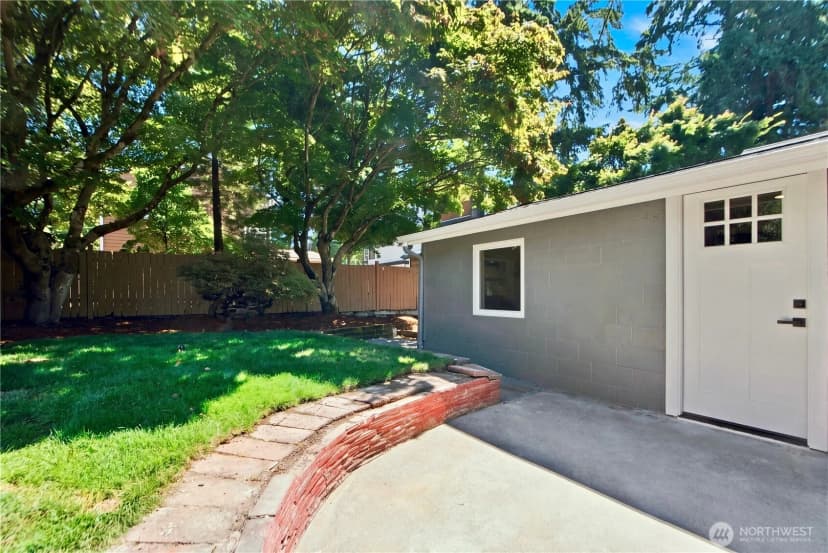 Property photo for 14022 Roslyn Place N, Seattle photo 23