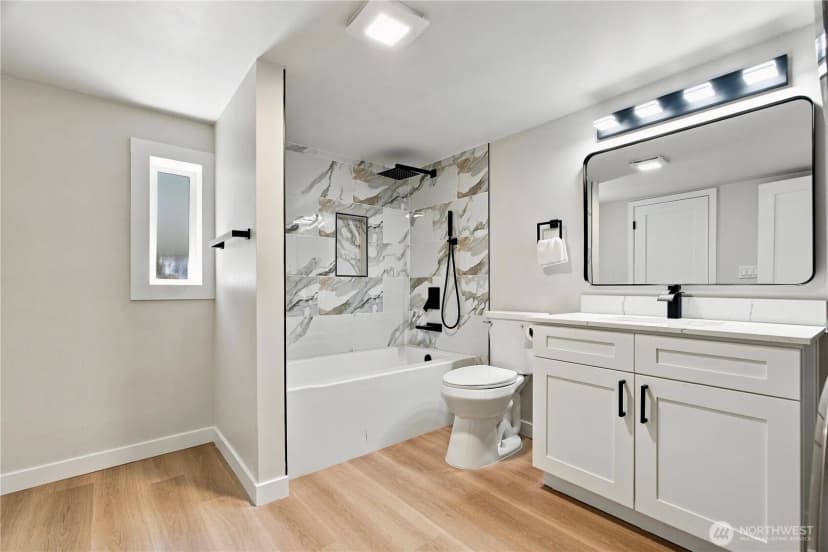 Property photo for 14022 Roslyn Place N, Seattle photo 17