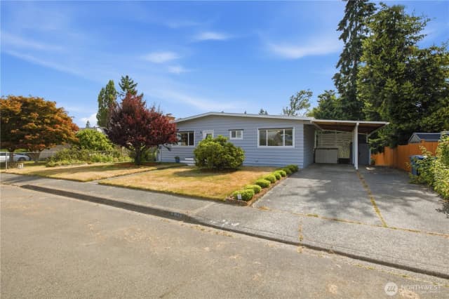 Property photo for 16418 125th Avenue Se, Renton photo 2