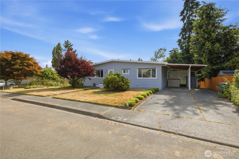 Property photo for 16418 125th Avenue Se, Renton photo 2