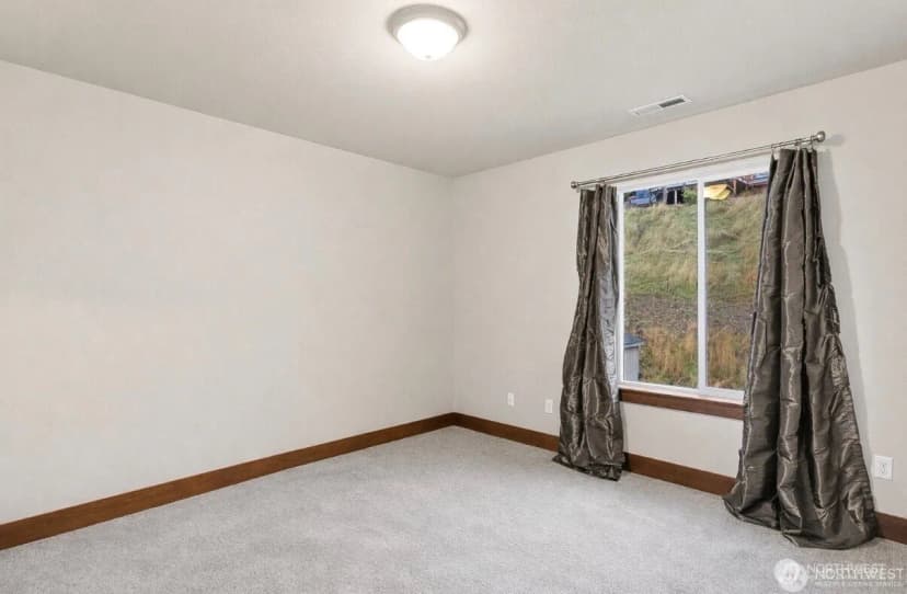 Property photo for 3113 Nw Delcon Court, East Wenatchee photo 18