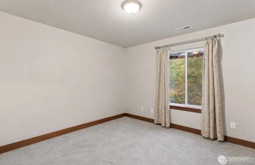Property photo for 3113 Nw Delcon Court, East Wenatchee photo 19