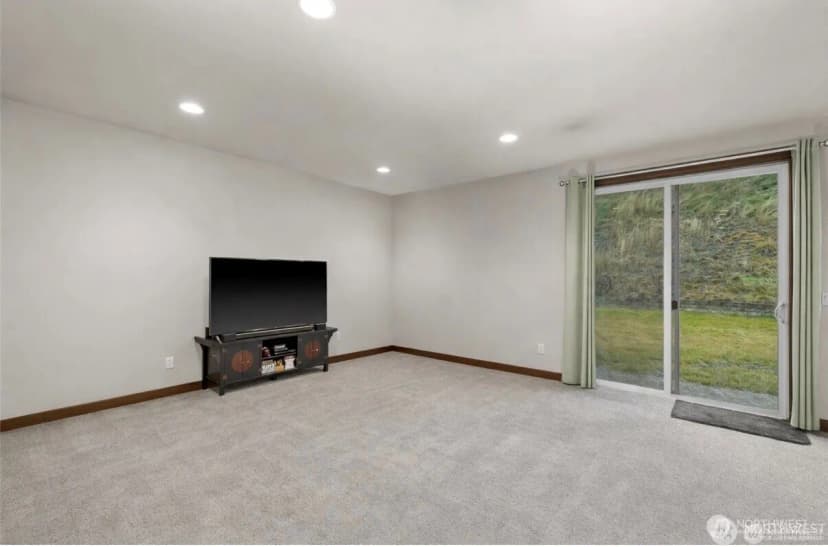 Property photo for 3113 Nw Delcon Court, East Wenatchee photo 9
