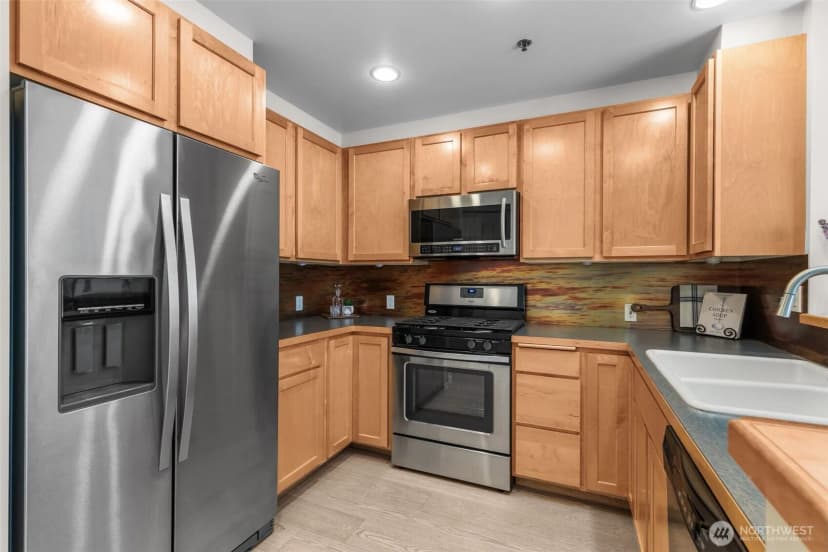 Property photo for 2801 1st Avenue #807, Seattle photo 13