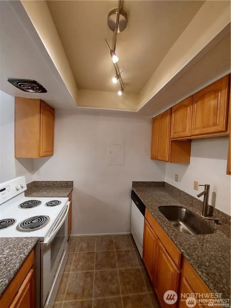 Property photo for 14665 Ne 34th Street #b22, Bellevue photo 9