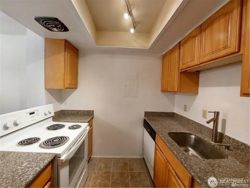 Property photo for 14665 Ne 34th Street #b22, Bellevue photo 8