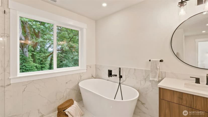 Property photo for 10930 Ne 120th Street, Kirkland photo 24