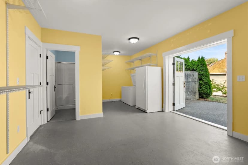 Property photo for 8902 65th Street W, University Place photo 32