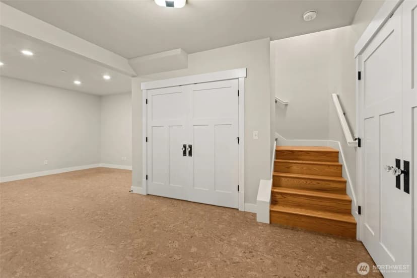 Property photo for 8902 65th Street W, University Place photo 28