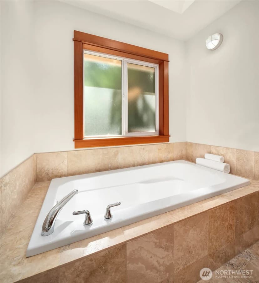 Property photo for 14744 Sivertson Road Ne, Bainbridge Island photo 19