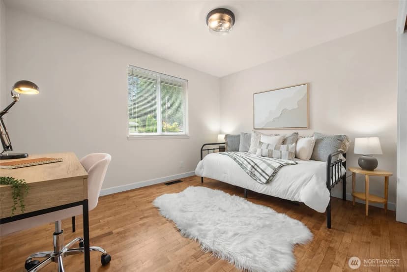 Property photo for 661 Birch Street, Edmonds photo 22