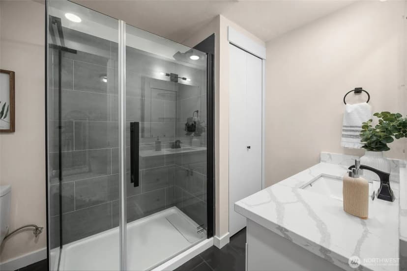 Property photo for 661 Birch Street, Edmonds photo 28