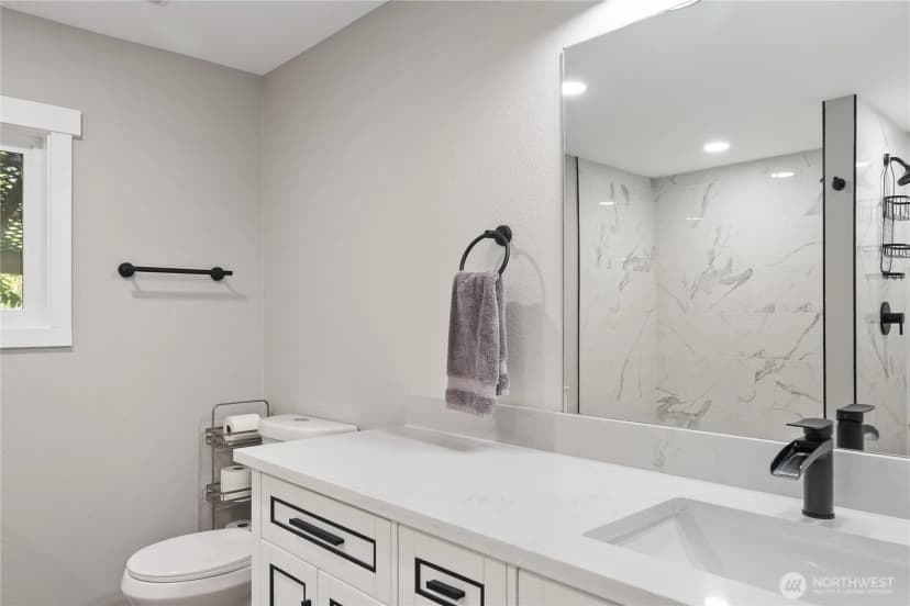 Property photo for 40 E Herron Place, Shelton photo 17