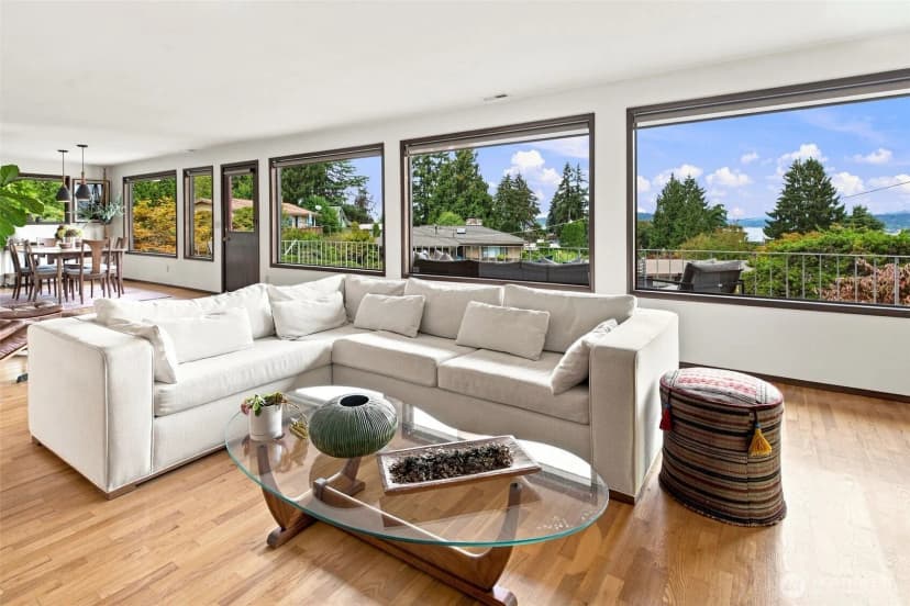 Property photo for 7615 S 115th Street, Seattle photo 4