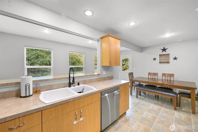 Property photo for 1244 Lake Samish, Bellingham photo 11