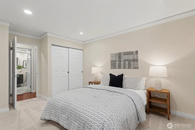 Property photo for 401 100th Ave Ne #314, Bellevue photo 18
