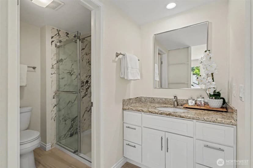 Property photo for 401 100th Ave Ne #314, Bellevue photo 13