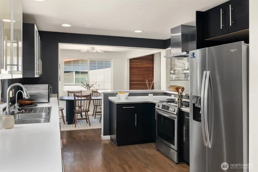 Property photo for 15201 Simonds Road Ne, Kenmore photo 6