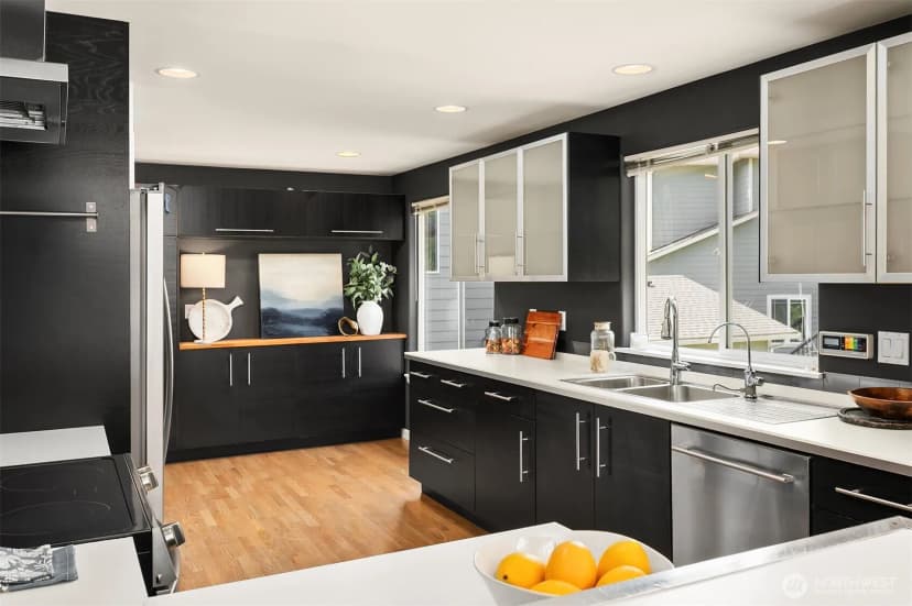 Property photo for 15201 Simonds Road Ne, Kenmore photo 9